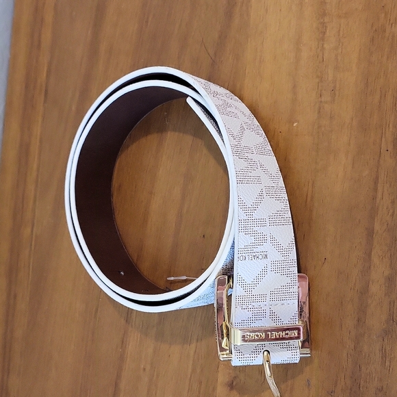 Michael Kors Belt White Synthetic Leather Patterned Gold Tone Buckle Size Medium - Picture 9 of 10
